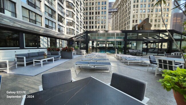 Building Photo - 405 N Wabash Ave