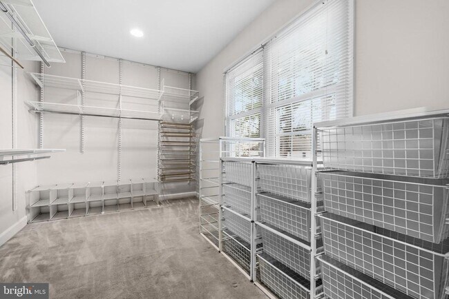 Building Photo - 7520 Royal Dominion Dr