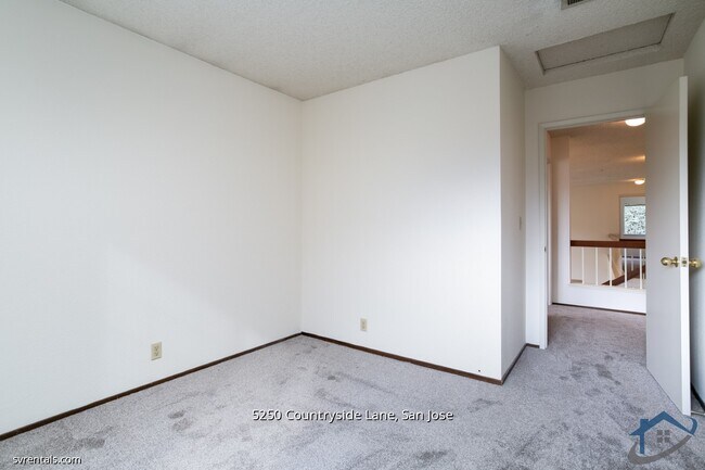 Building Photo - 5250 Countryside Ln