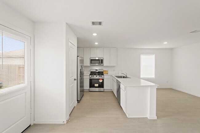 Building Photo - 26727 Feather Reed Dr