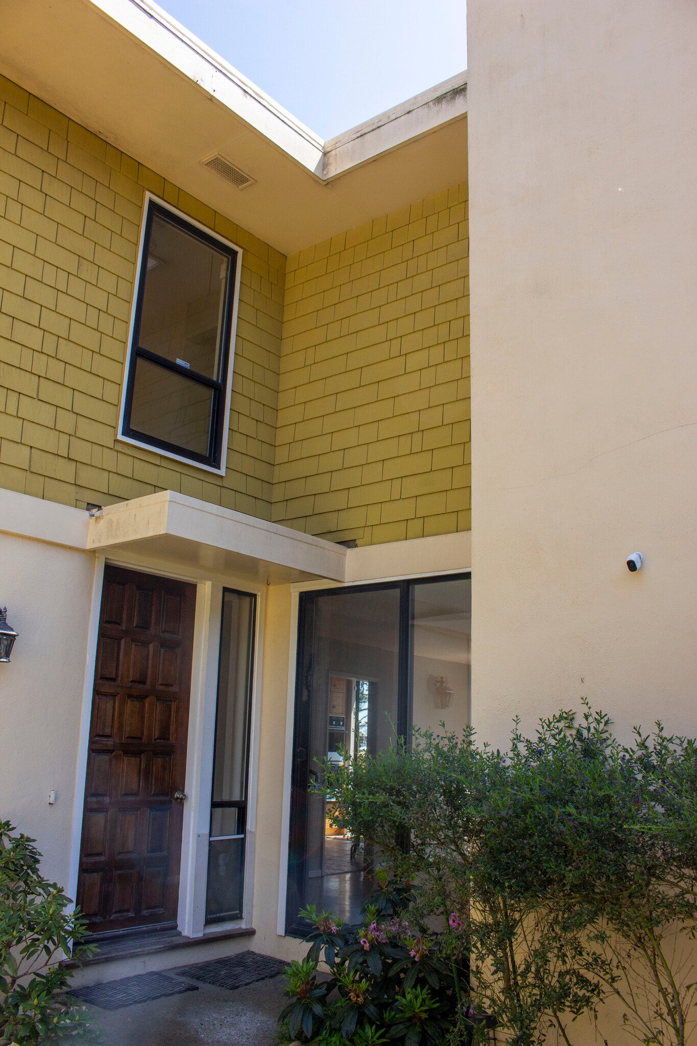 Front private court yard - 49 Amethyst Way