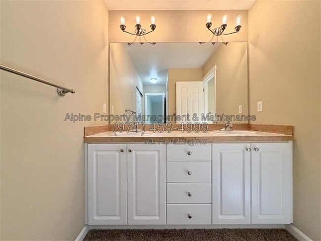 Building Photo - 5758 NE Damsel Dr