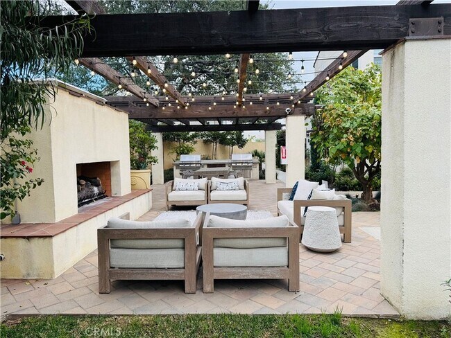 Building Photo - 2626 Glamis Ct