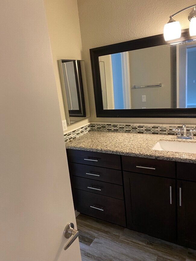 Building Photo - 4444 E Paradise Village Pky N