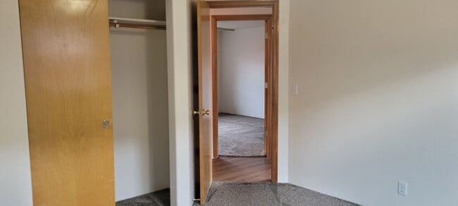 Building Photo - 2210 SW Bridge St