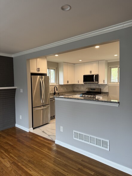 Primary Photo - 8113 D'Arcy Rd