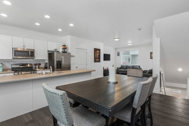 Building Photo - 3677 Golden Sky Ln