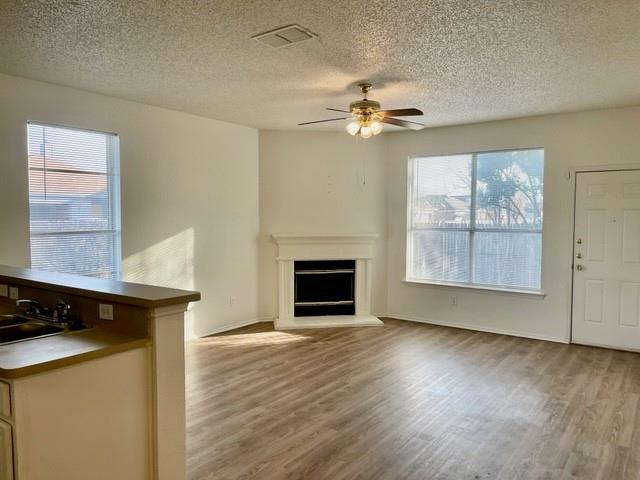 Building Photo - 7216 Park Creek Cir W