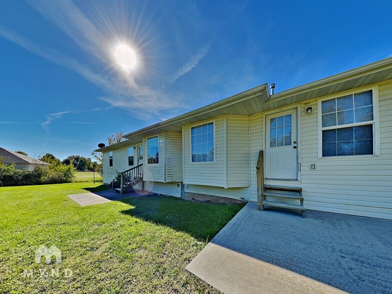 Building Photo - 1719 Windmill Way