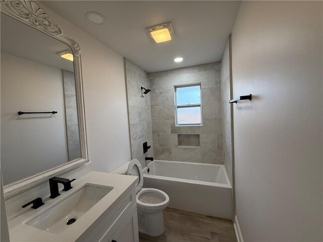 Building Photo - 2512 Chalona Dr