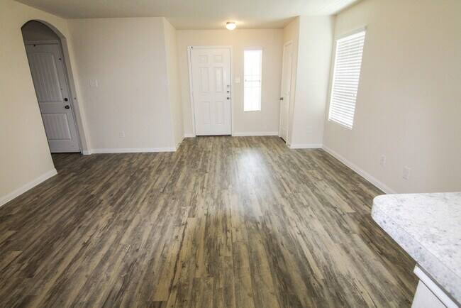Building Photo - Evergreen Villas - 13142 City Green Trail,...