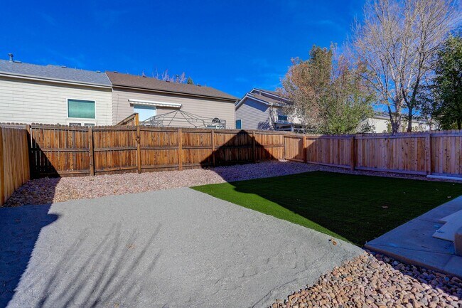 Building Photo - Fully Remodeled 3 Bed/2.5 Bath Northglenn ...