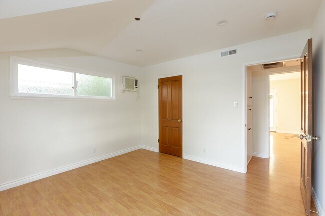 Building Photo - Charming Rustic 3BD/2BA Home in Peaceful C...