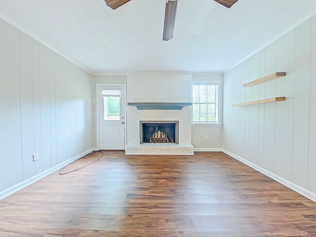 Building Photo - 850 Brookfield Pkwy