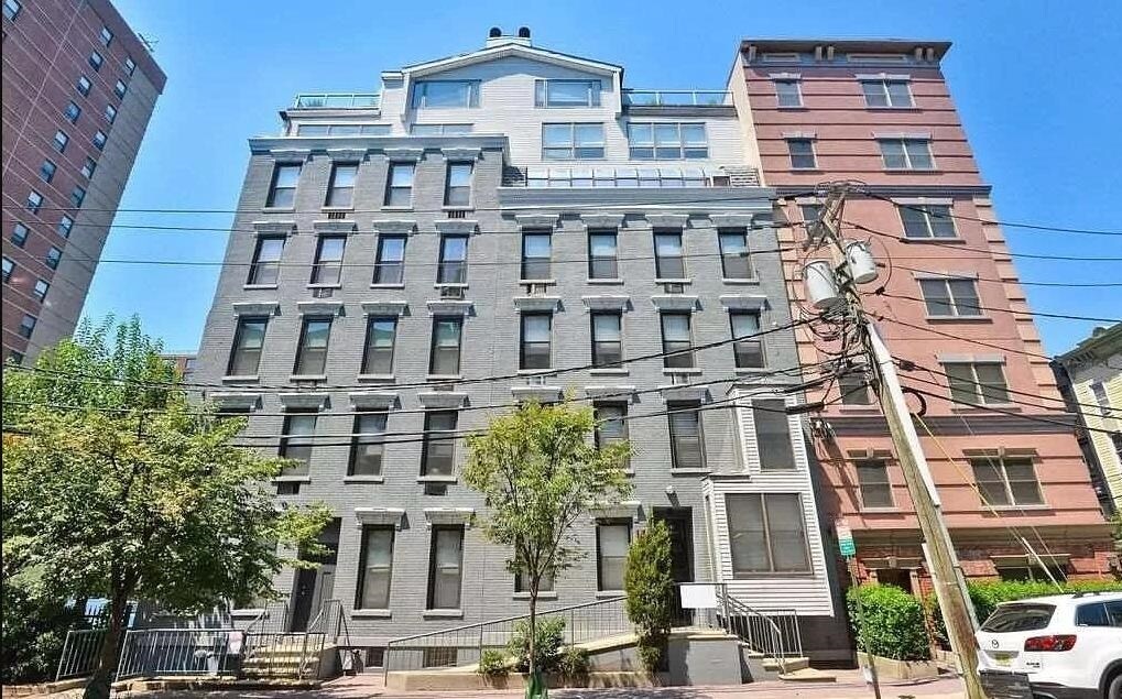 Building Photo - 80 Bloomfield St