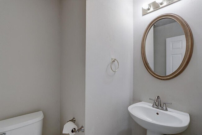Building Photo - 3126 Pebble Bay Dr