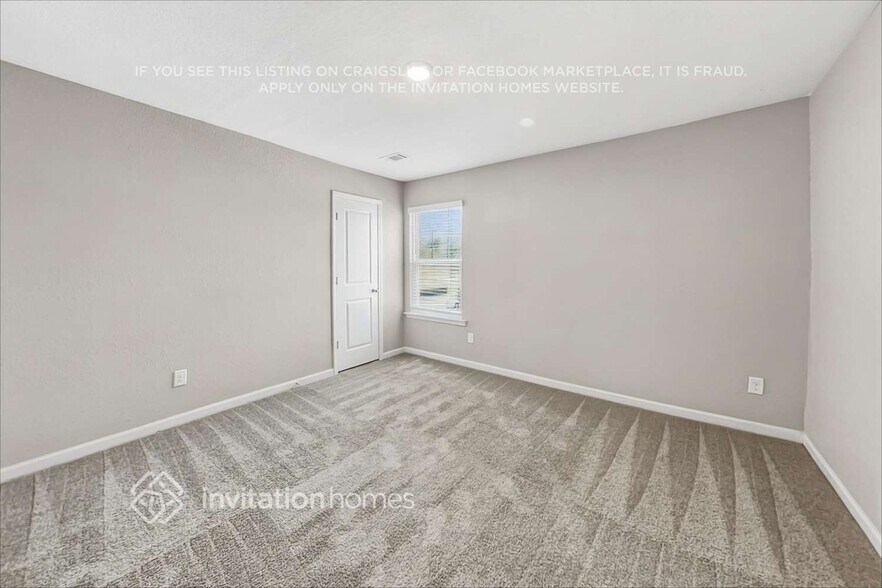 Building Photo - 407 Vermeer Ct