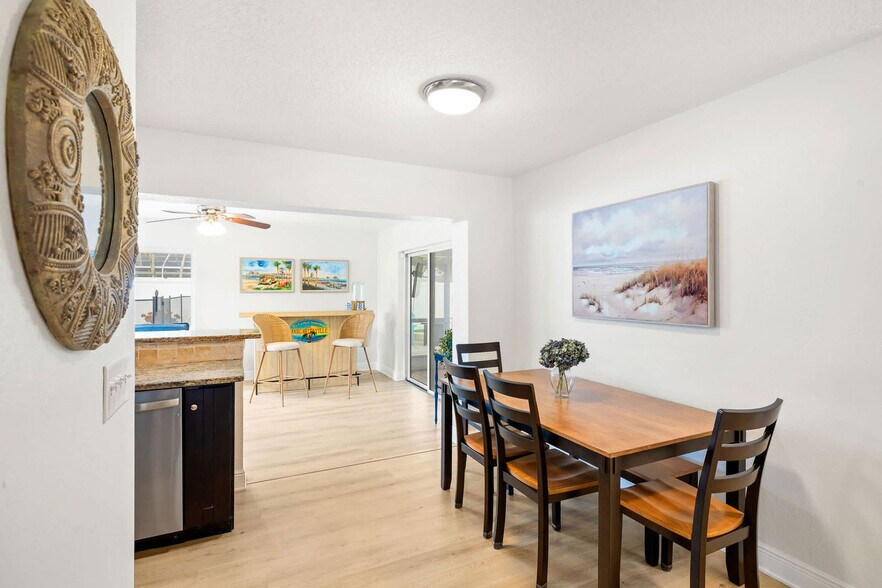 Building Photo - 6398 Woodland Blvd