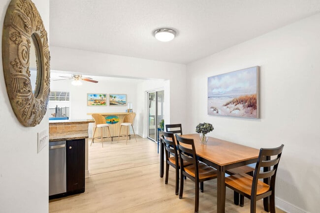 Building Photo - 6398 Woodland Blvd