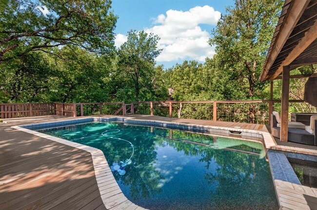 Building Photo - 4301 Hyridge Dr