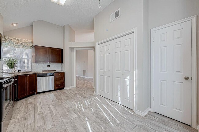 Building Photo - 4119 Mountain Peak Way