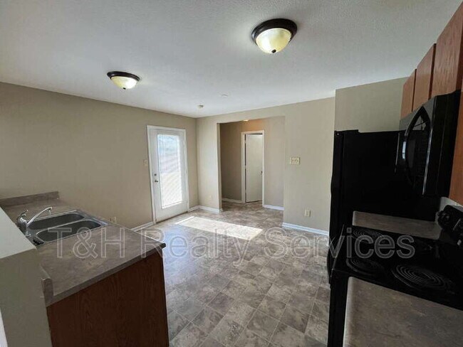 Building Photo - 1422 Dowell St