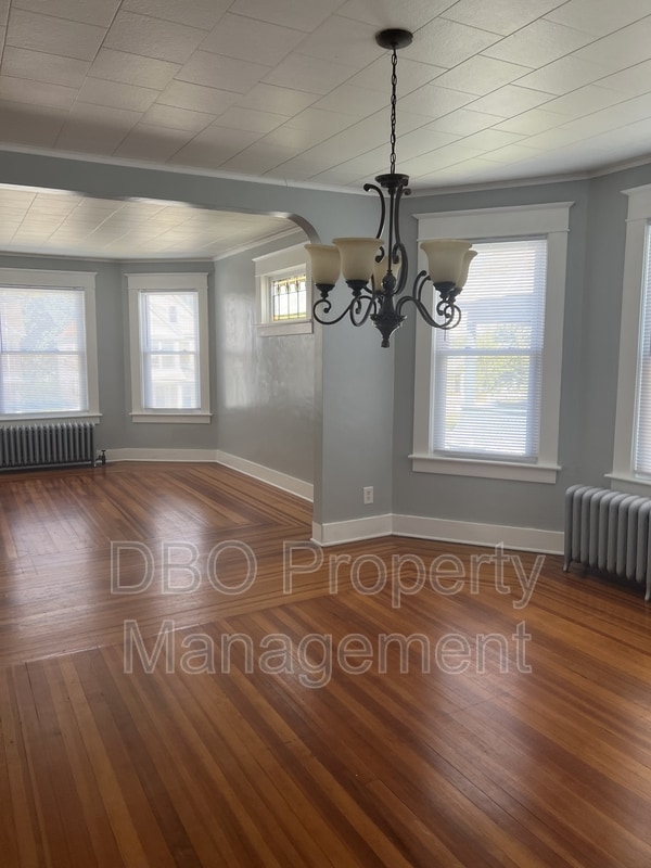 Building Photo - 822 Hampton Ave