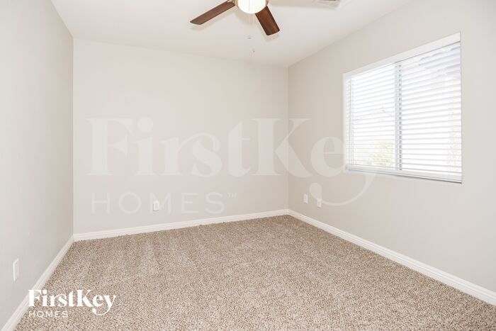 Building Photo - 5083 Tunnel Falls Dr