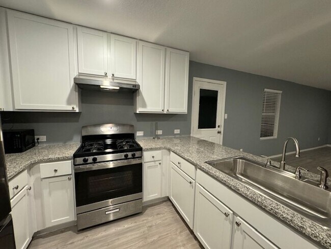 Building Photo - 7010 Solar Rdg