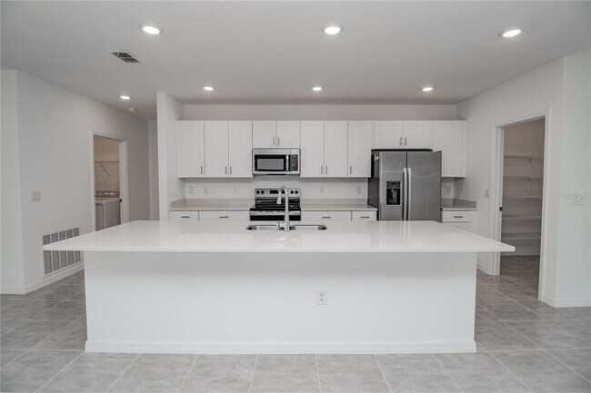 Building Photo - 2068 Babbling Brk Blvd