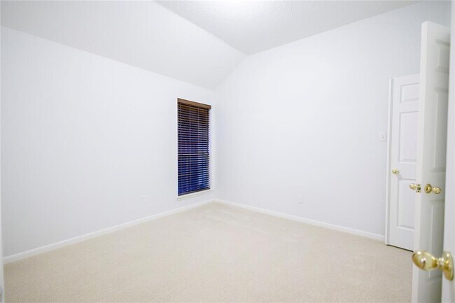 Building Photo - 1131 Spinnaker Way