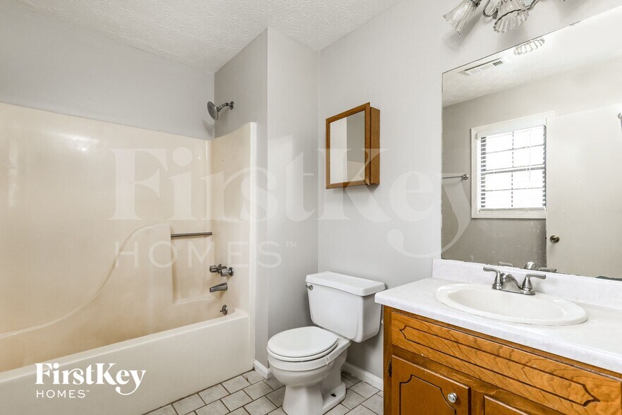 Building Photo - 4149 Warren Rd