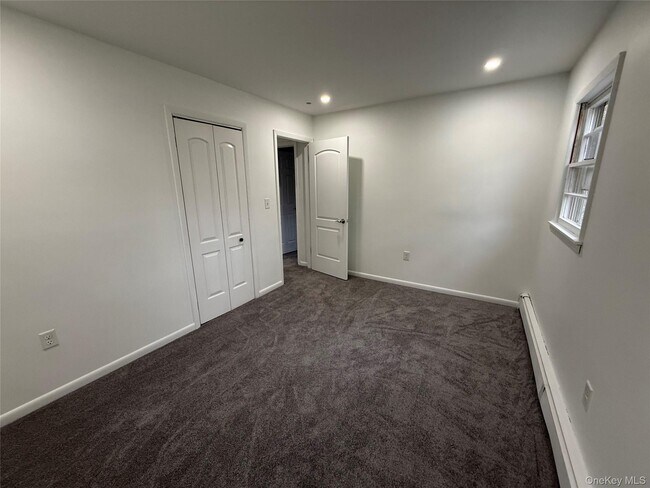 Building Photo - 487 N Elting Corners Rd