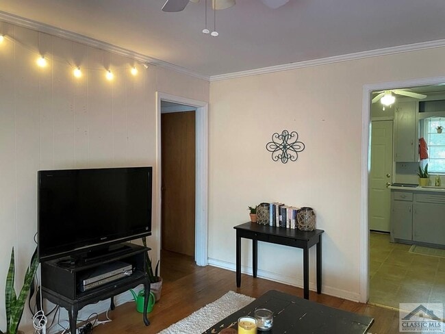 Building Photo - 20 Milledge Ct