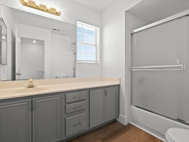 Building Photo - Newly Renovated 4 Bedroom Home with Gorgeo...