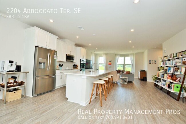 Building Photo - 2204 Abboccato Terrace SE