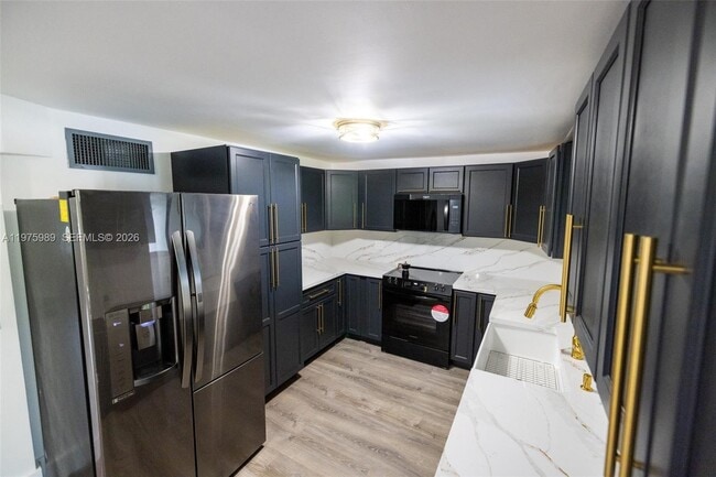 Building Photo - 3401 SW 17th St