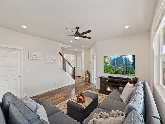 Building Photo - Stunning 4-Bed 2.5-Bath Oasis- Severance, CO!