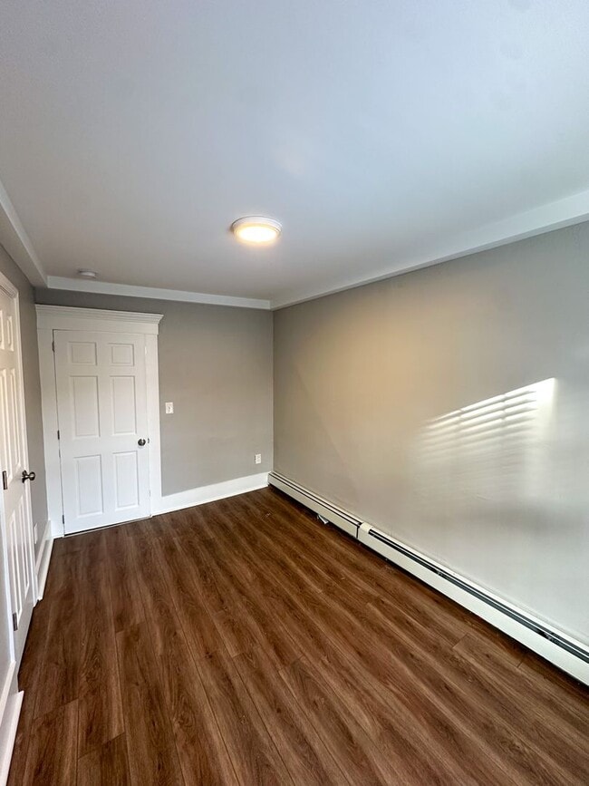 Building Photo - 17 S State St