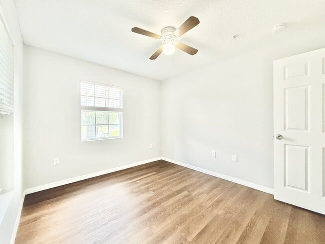 Building Photo - 425 F St