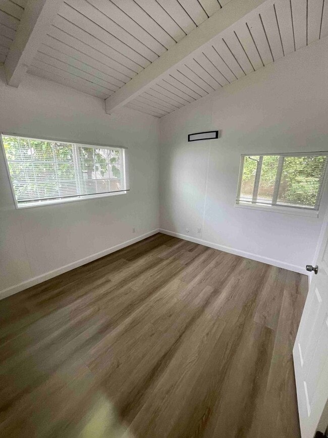 Building Photo - BEST VALUE IN SHERMAN OAKS!