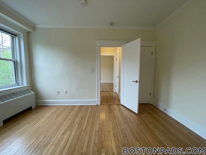 Building Photo - 26 Chauncy St