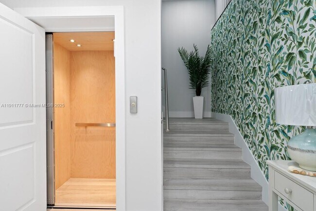 Building Photo - 112 Ave D