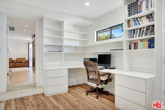 Building Photo - 6324 Geyser Ave