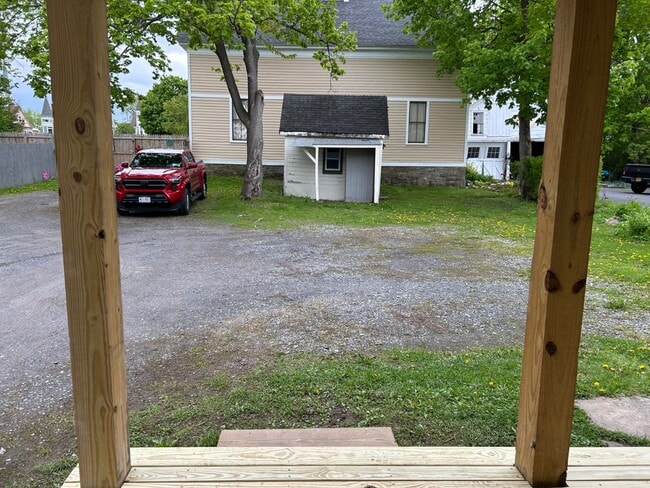 Building Photo - 114 S Melcher St