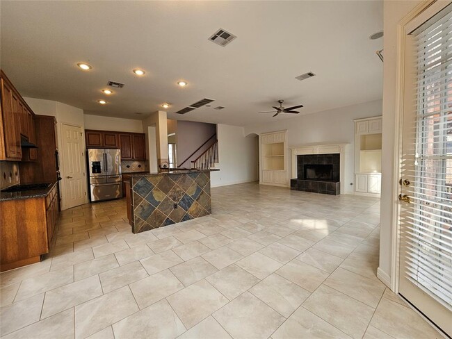 Building Photo - 2612 Zambia Dr