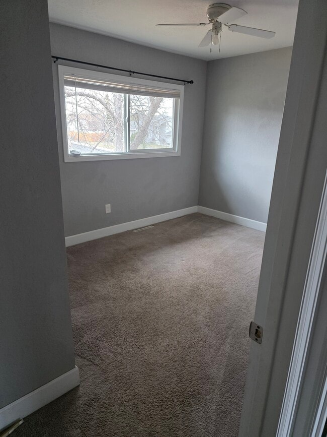 Building Photo - 1600 Pinto Ln