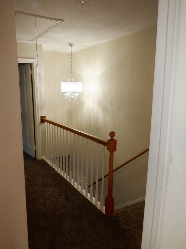 Building Photo - Downs1345-1347