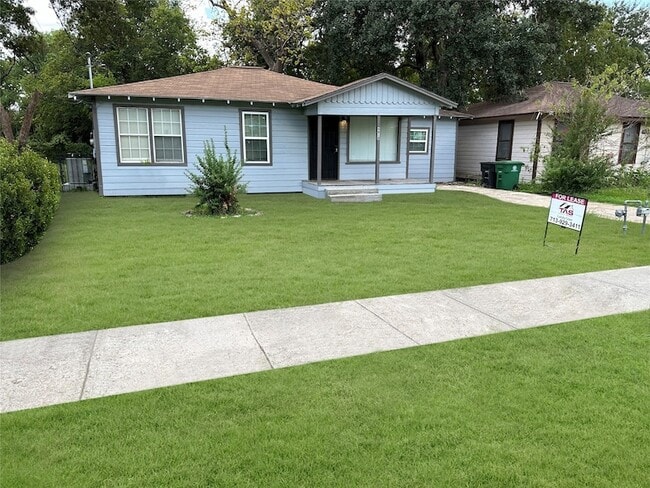 Building Photo - 4818 Caplin St