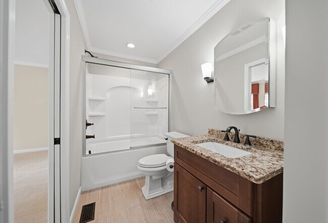 Building Photo - Beautifully Crafted 4BR Home with Sunroom, Office & Prime Location Near Downtown Hickory!